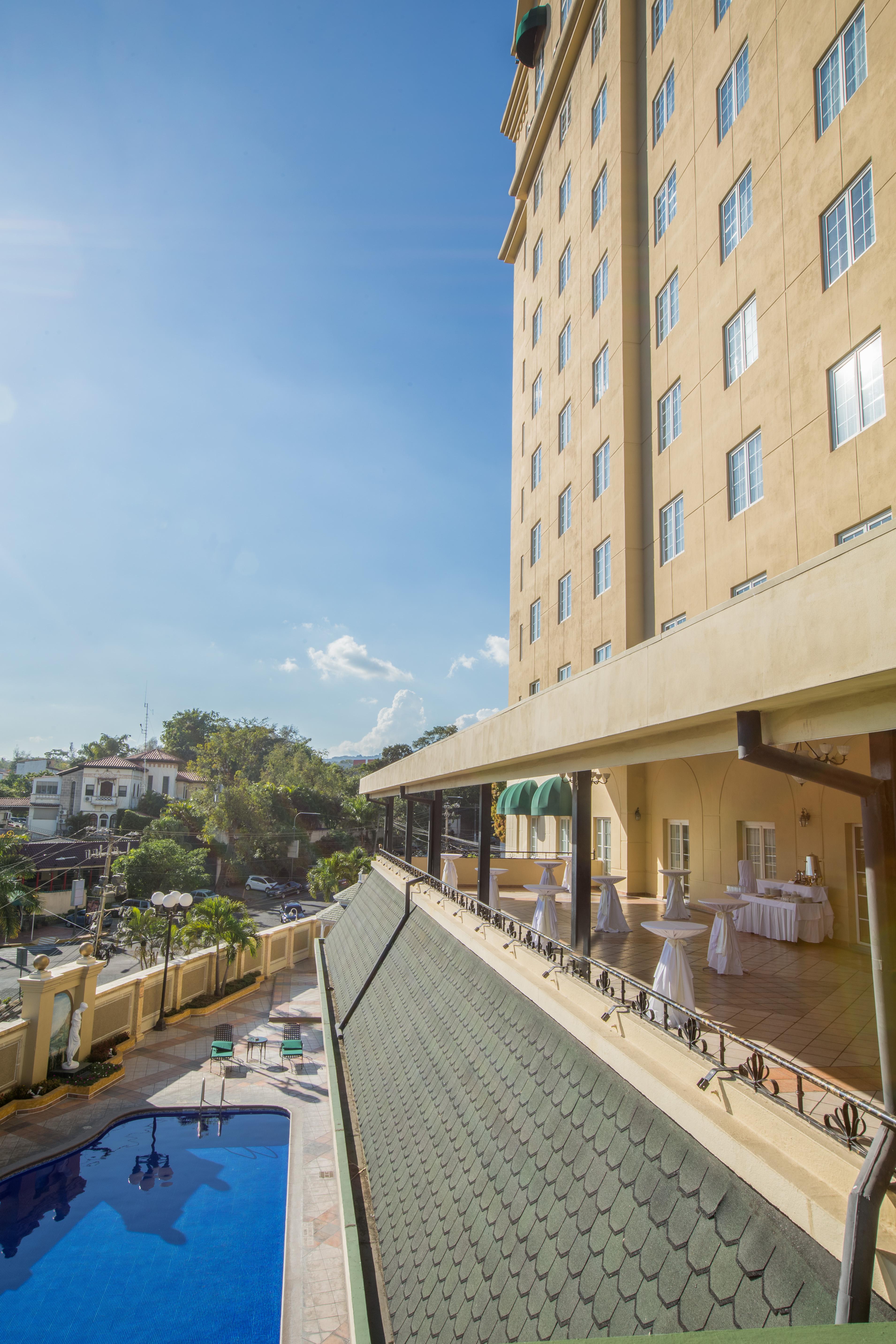Barcelo San Salvador Otel Dış mekan fotoğraf The hotel's terrace