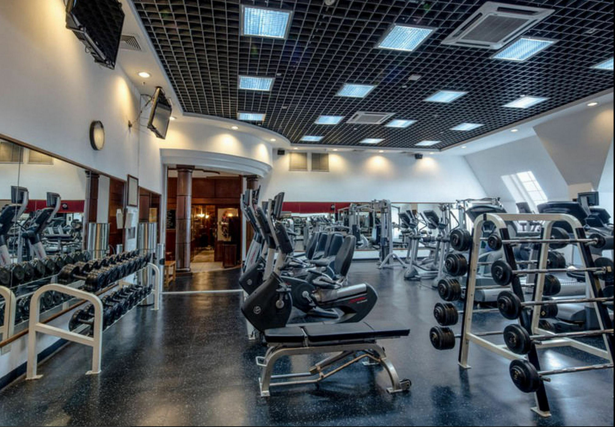 Barcelo San Salvador Otel Dış mekan fotoğraf The gym at the hotel